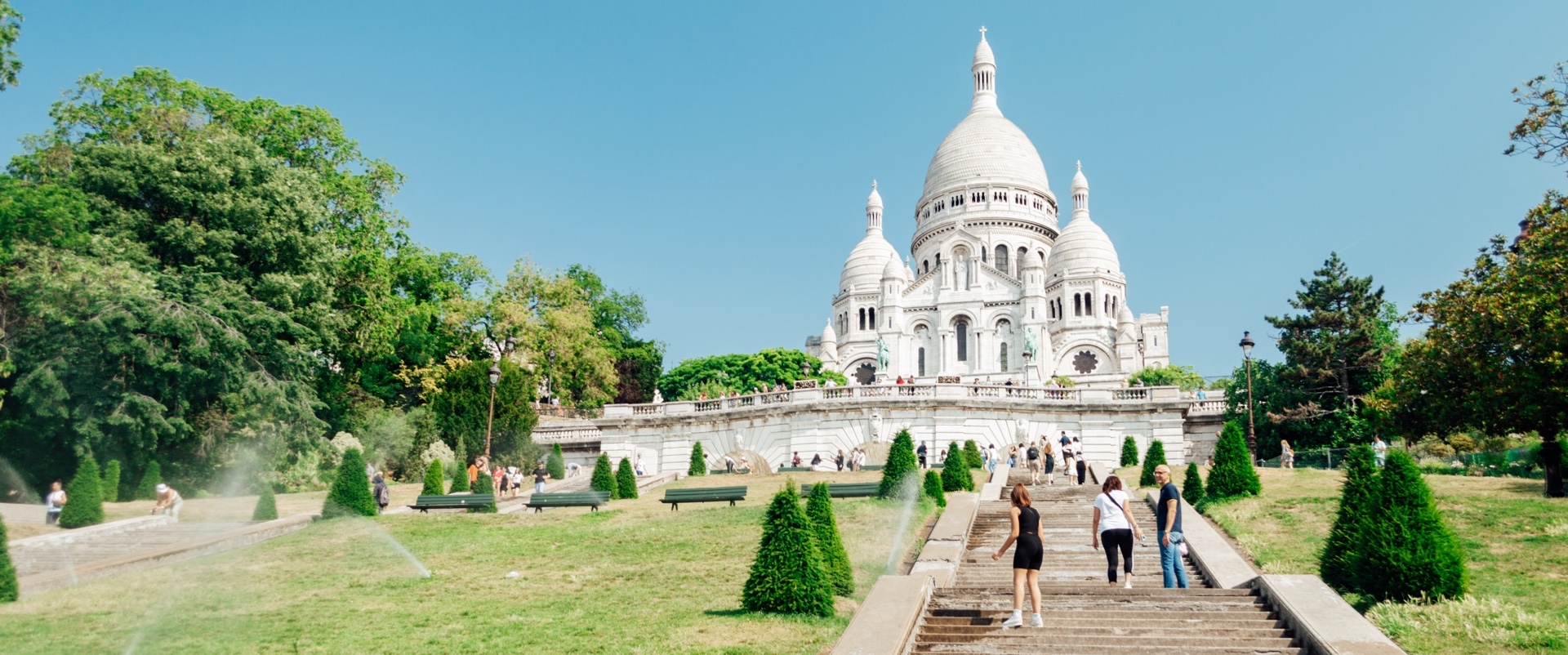 Montmartre Neighbourhood Guide, Paris • The Wanderbug